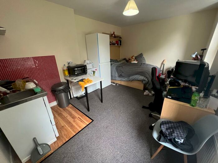 1 Bedroom Flat To Rent In Harwell Street, Plymouth, Devon, PL1