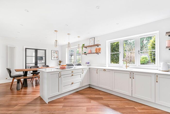 5 Bedroom Detached House For Sale In The Lindens, Hemel Hempstead, HP3
