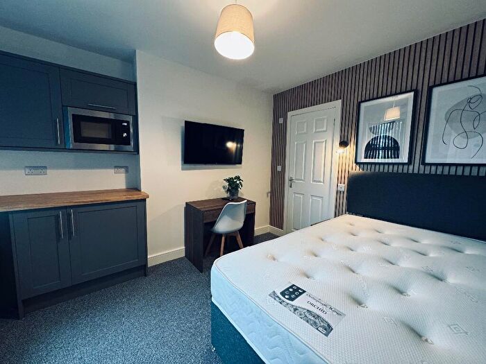 6 Bedroom Terraced House To Rent In House Share - Studio Rooms - Cheyney Road, Chester, CH1