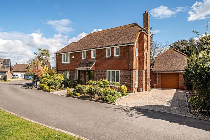 5 Bedroom Detached House For Sale In Swordfish Close, Hill Head, PO13