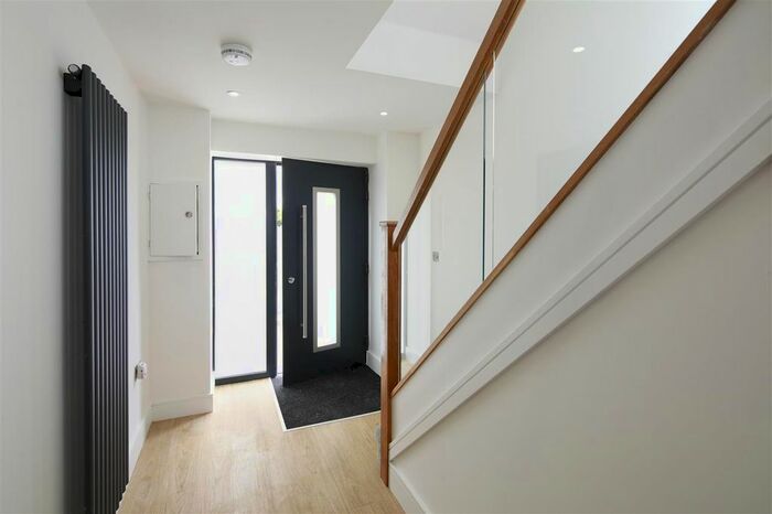 5 Bedroom Terraced House For Sale In Waterside Close, Faversham, ME13