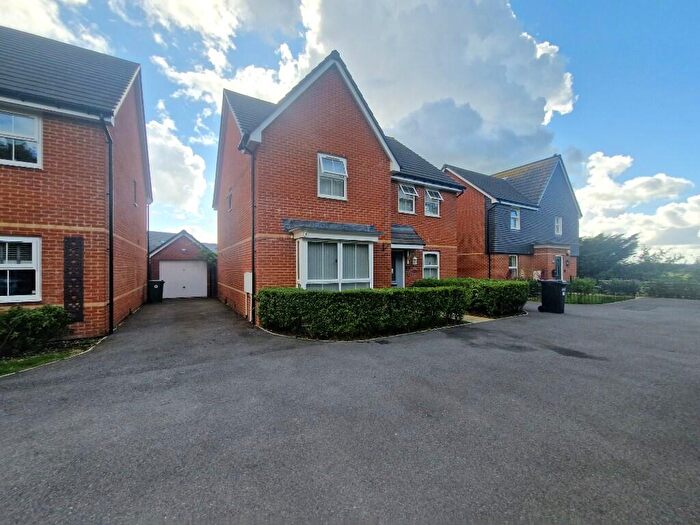 4 Bedroom Detached House To Rent In Renoldson Drive, Bursledon, SO31