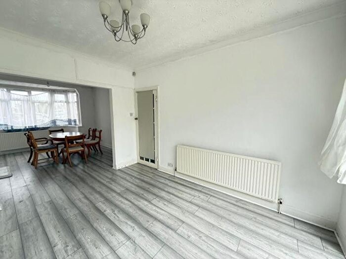 3 Bedroom Semi-Detached House To Rent In Sandown Way, Northolt, Greater London, UB5