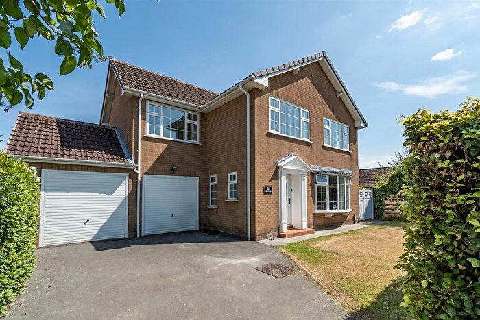 4 Bedroom Detached House For Sale In Hillcrest Avenue, Nether Poppleton, York, YO26