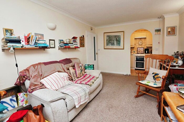 1 Bedroom Flat For Sale In River View Road, Southampton, Hampshire, SO18