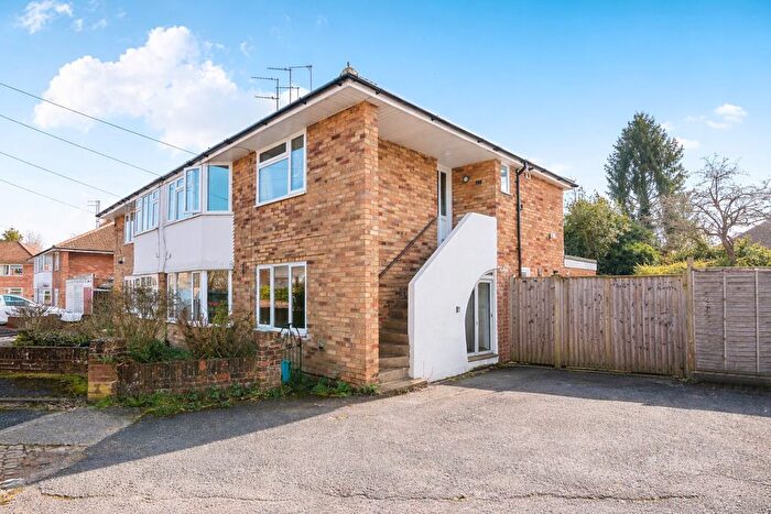2 Bedroom Flat For Sale In Hillsborough Close, Oxford, OX4