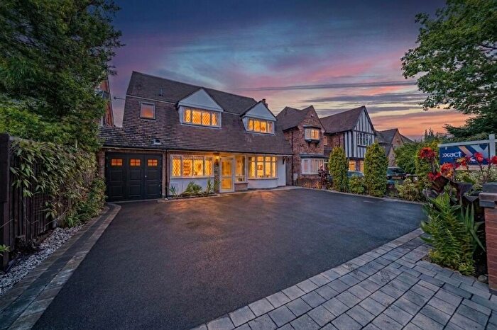 6 Bedroom Detached House For Sale In Danford Lane, Solihull, B91