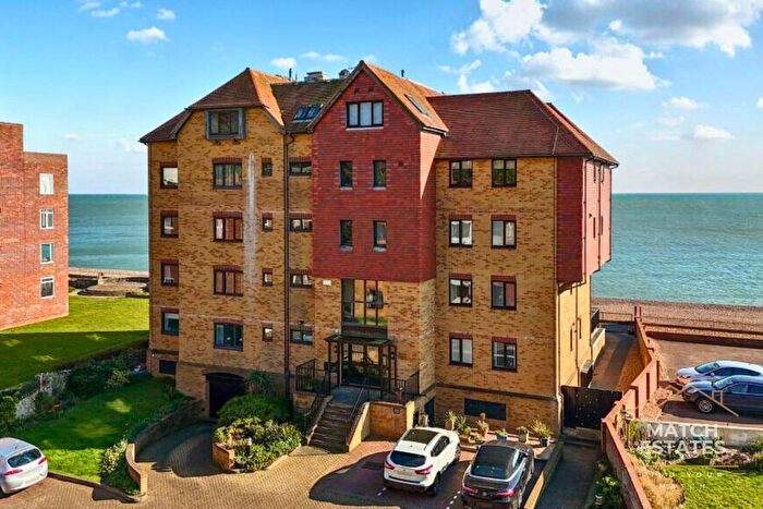3 Bedroom Flat For Sale In Varne Court, The Riveria, Sandgate, CT20