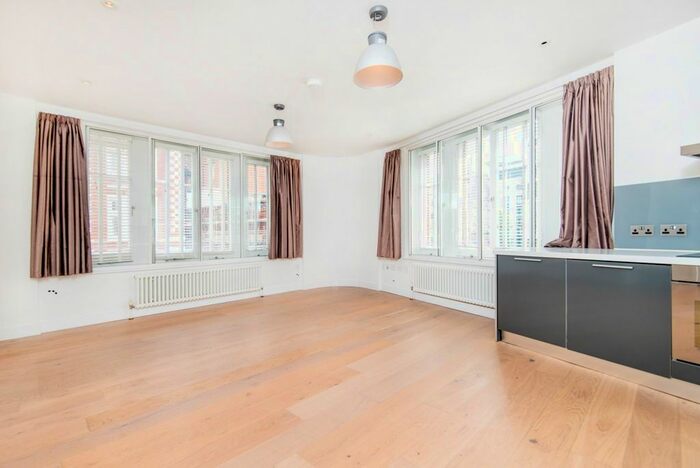 1 Bedroom Flat To Rent In Catherine Street, London, WC2B