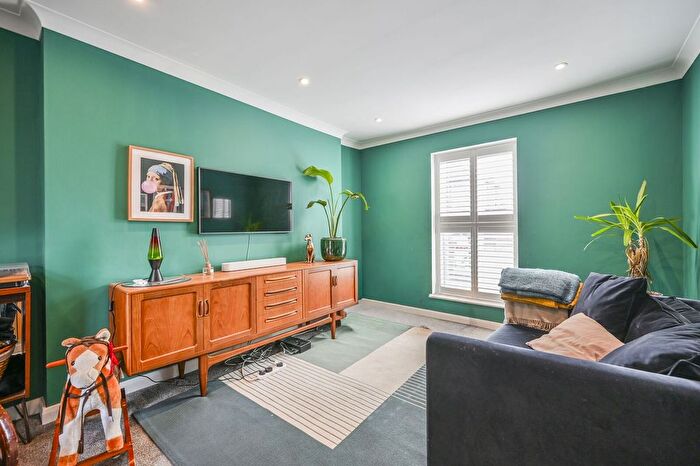 5 Bedroom Terraced House For Sale In Upper Walthamstow Road, Walthamstow, London, E17