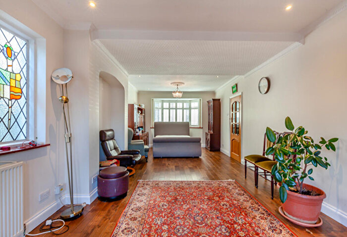 5 Bedroom Detached House To Rent In Upper Brentwood Road, Gidea Park, Romford, RM2