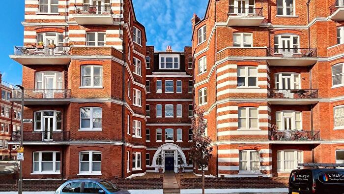 1 Bedroom Apartment To Rent In Albert Palace Mansions, Lurline Gardens, London, SW11