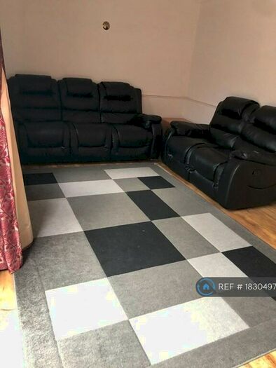 3 Bedroom Terraced House To Rent In Wren Court, Slough, SL3