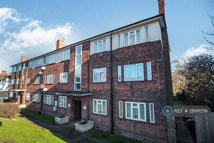 2 Bedroom Flat To Rent In High Street North, Dunstable, LU6