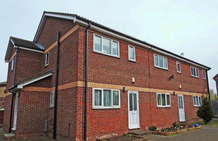 1 Bedroom Flat To Rent In Newbridge Road, HU9