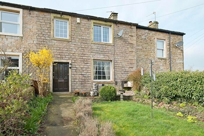 2 Bedroom Terraced House To Rent In Dotcliffe Road, Kelbrook, Barnoldswick, Lancashire, BB18