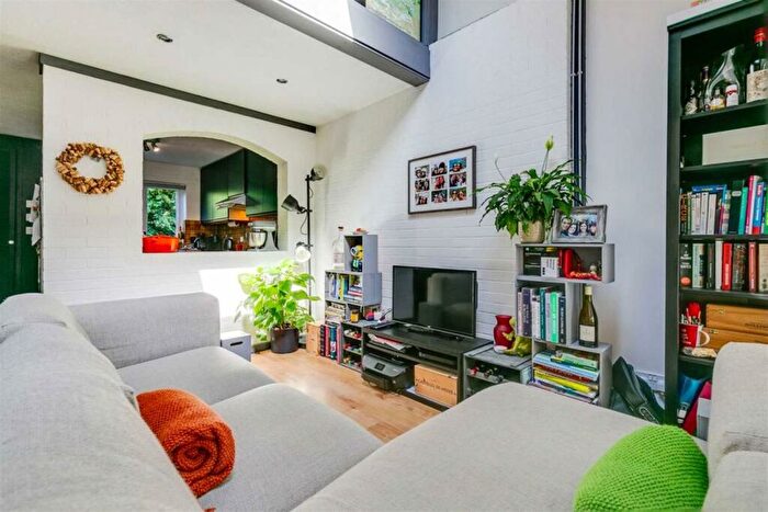 1 Bedroom Semi-Detached House To Rent In Wilkinson Way, Chiswick, W4