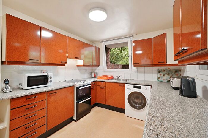3 Bedroom Maisonette To Rent In More Close, St. Paul's Court, Hammersmith, W14