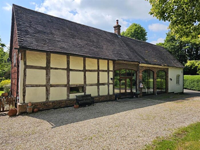 4 Bedroom Barn Conversion For Sale In Sion Hill Court, Wolverley, Kidderminster, DY10