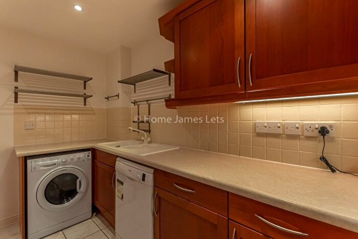 2 Bedroom Flat To Rent In Davigdor Road, Hove, BN3