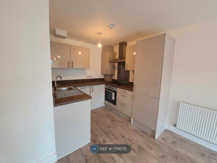 1 Bedroom Flat To Rent In St Thomas's Place, Stockport, SK1