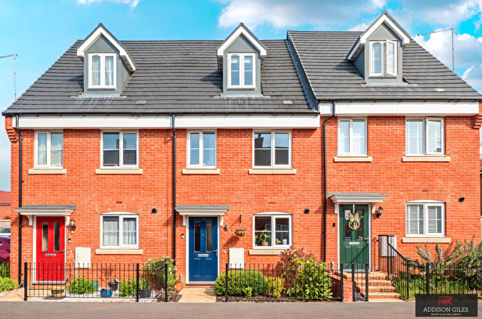 3 Bedroom Terraced House For Sale In Keepsake Way, Aylesbury, Buckinghamshire, HP18