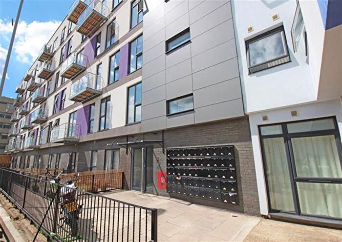 1 Bedroom Flat To Rent In Swingate, Stevenage, SG1