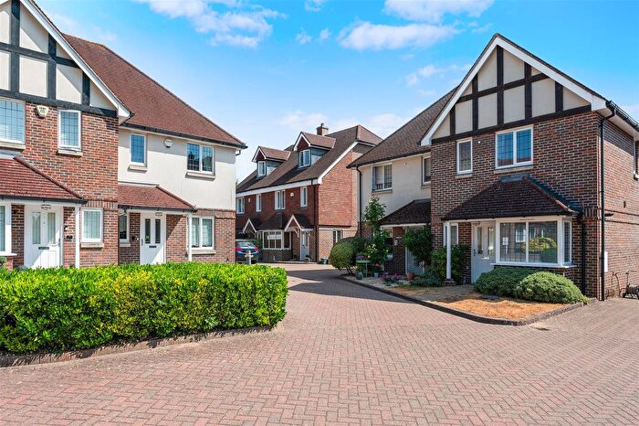 3 Bedroom Semi Detached House For Sale In Birch Close, Banstead, SM7