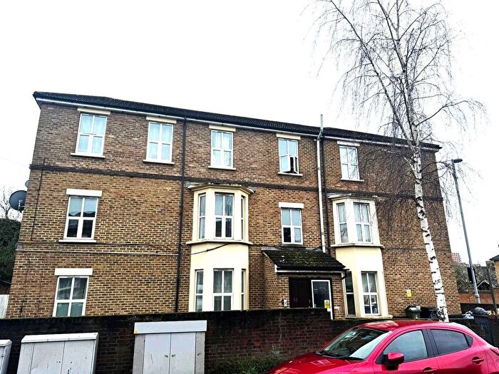 2 Bedroom Flat To Rent In Grange Park Road, Leyton, E10