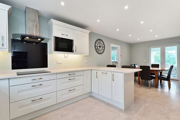 4 Bedroom Bungalow For Sale In Clehonger, Hereford, HR2