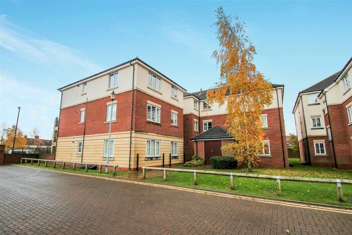 2 Bedroom Flat To Rent In Parkhouse Grove, Walsall, WS9