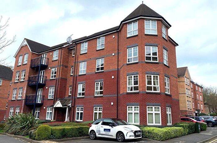 3 Bedroom Flat To Rent In Beckets View, Northampton, NN1
