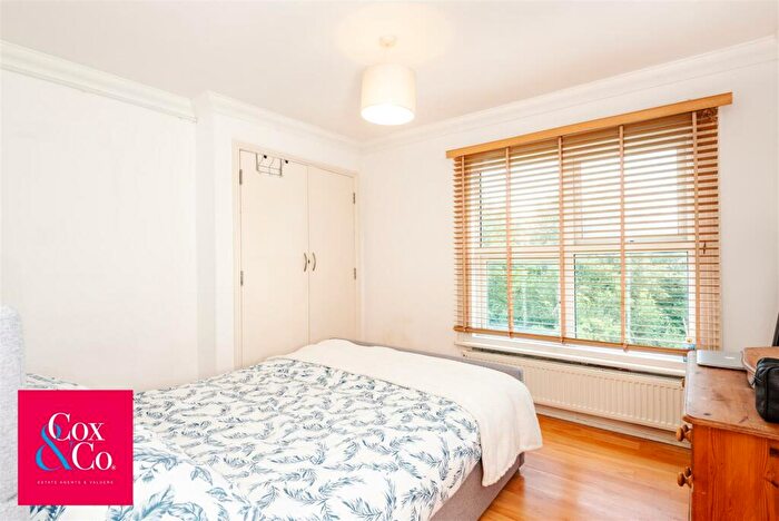 2 Bedroom Flat For Sale In Denmark Villas, Hove, BN3
