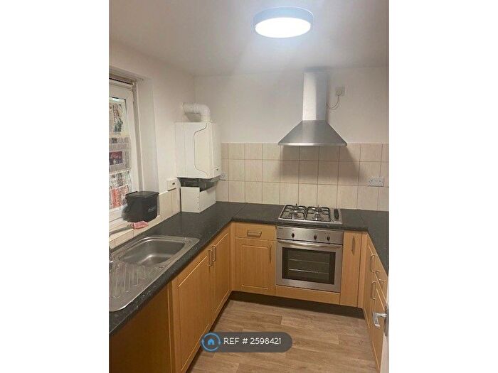 1 Bedroom Flat To Rent In Stag Lane, Edgware, HA8