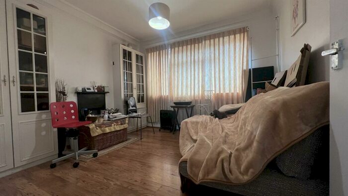 1 Bedroom Flat To Rent In Southwold Drive, Barking, IG11