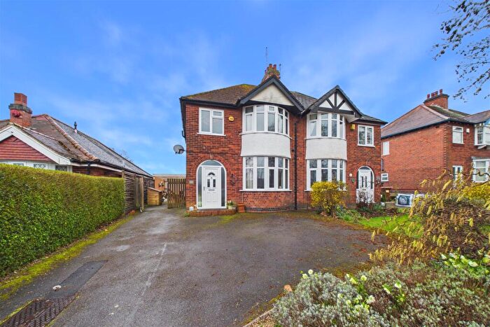 3 Bedroom Semi Detached House For Sale In Henhurst Hill, Burton-On-Trent, DE13