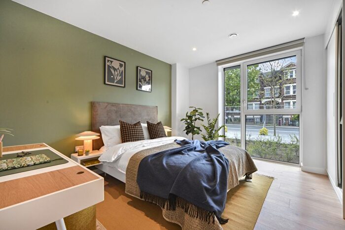 3 Bedroom Flat To Rent In Uncle, Deptford, SE8
