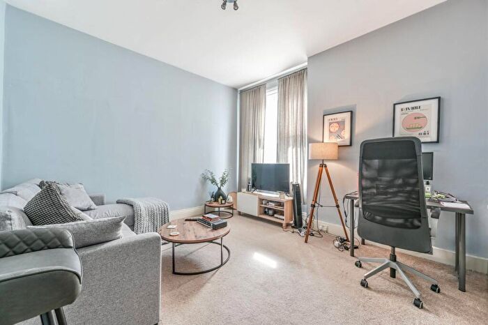 1 Bedroom Flat To Rent In Prince Of Wales Drive, Prince Of Wales Drive, London, SW11