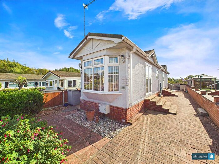 2 Bedroom Park Home For Sale In Gibbet Hill Lane, Scrooby, Doncaster, Nottinghamshire, DN10