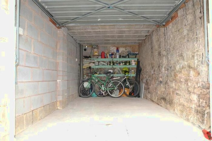 2 Bedroom Block Of Flats To Rent In Upper East Hayes, Bath BA1