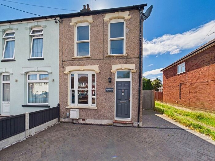 2 Bedroom Semi-Detached House For Sale In Ruskin Road, Stanford-Le-Hope, SS17
