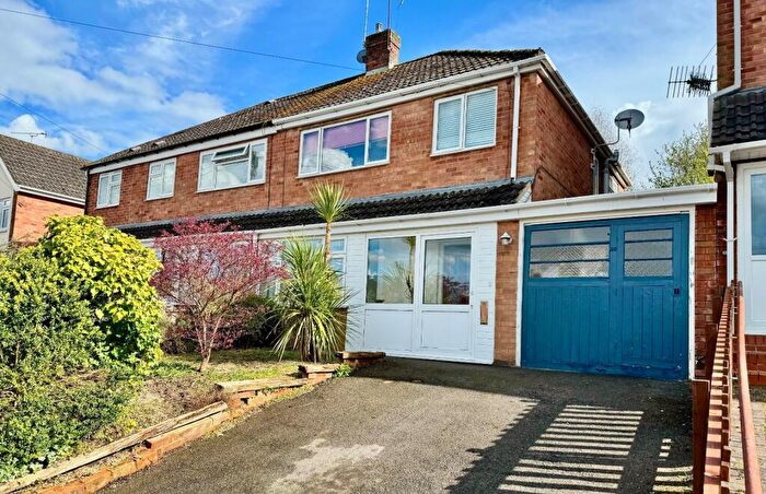 3 Bedroom Semi-Detached House For Sale In Vicarage Crescent, Redditch, Worcestershire, B97