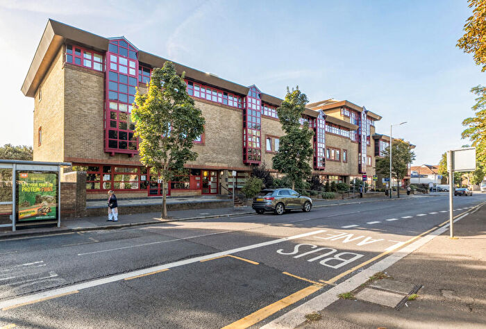1 Bedroom Apartment For Sale In London Road, Romford, RM7