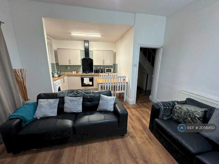 4 Bedroom Terraced House To Rent In Brookdale Road, Liverpool, L15