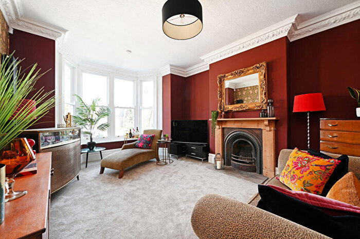 4 Bedroom Terraced House For Sale In Rutland Park, Sheffield, S10