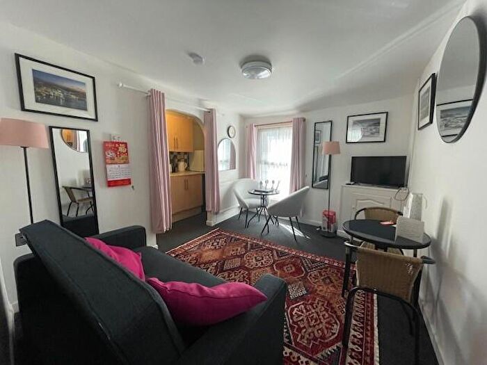 1 Bedroom Flat To Rent In High Street, Ryde, PO33