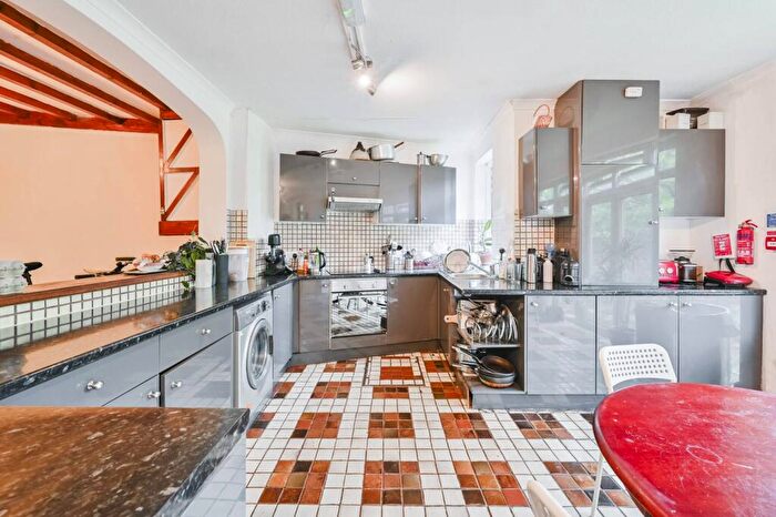 4 Bedroom House To Rent In Cobham Road, Turnpike Lane, London, N22