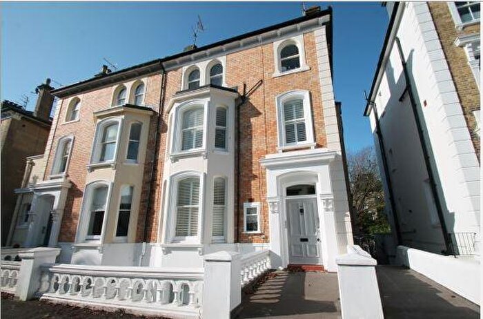 2 Bedroom Flat To Rent In Selborne Road, BN3