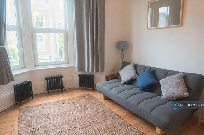 1 Bedroom Flat To Rent In West Cliff Road, Ramsgate, CT11