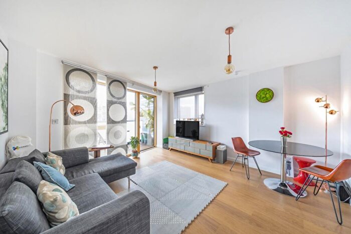 2 Bedroom Flat To Rent In Albert Road, London, NW6